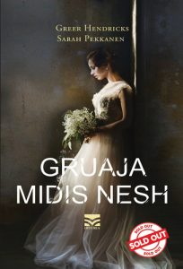 Gruaja midis nesh